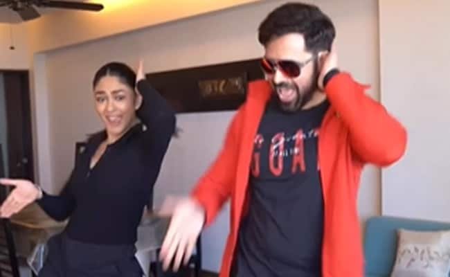 सिर्फ इमरान हाशमी और मृणाल ठाकुर मुख्य खिलाड़ी के लिए डांस कर रहे हैं