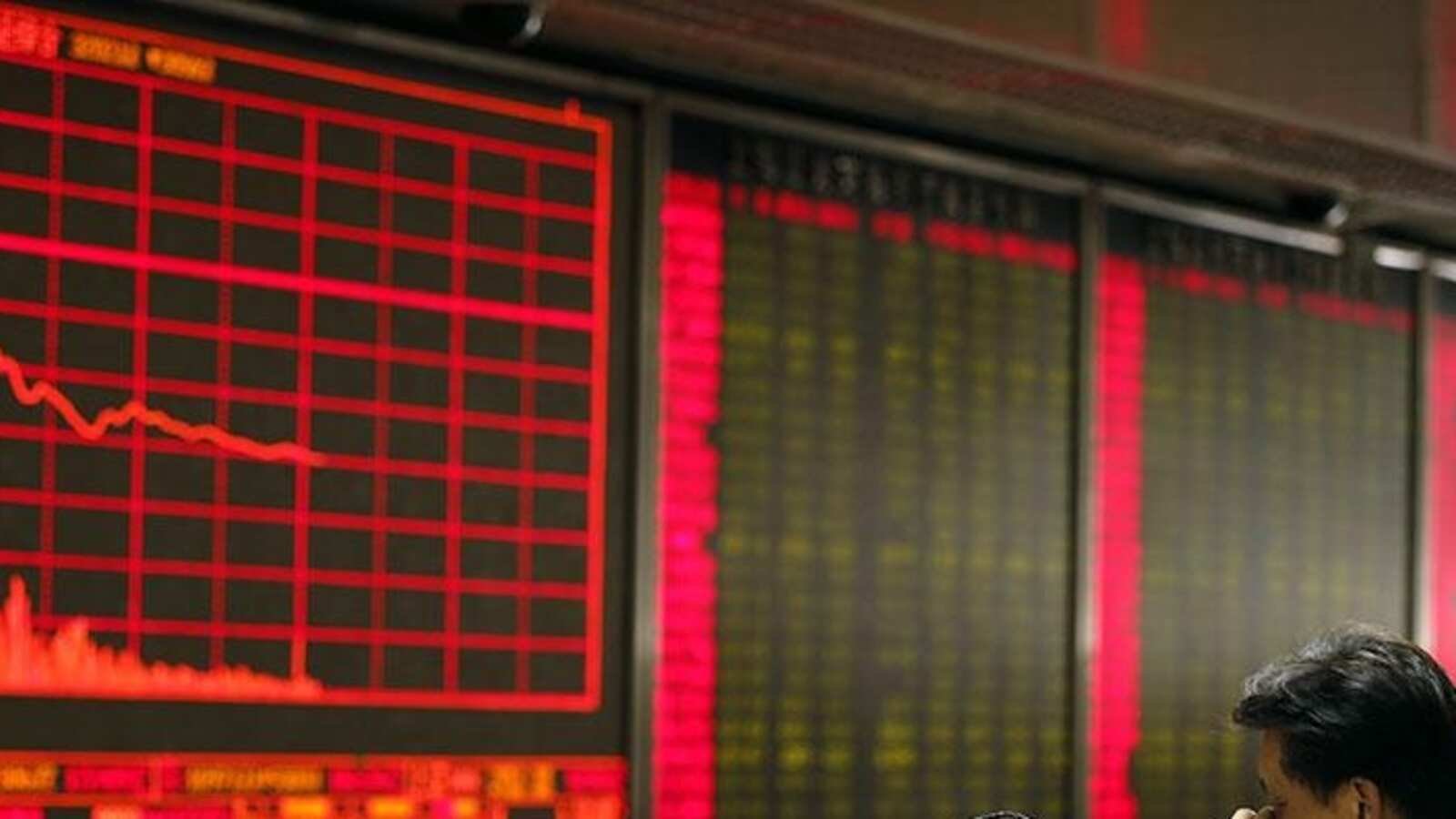 सेंसेक्स 60,597 पर, निफ्टी 17,834 पर लाल रंग में खुला