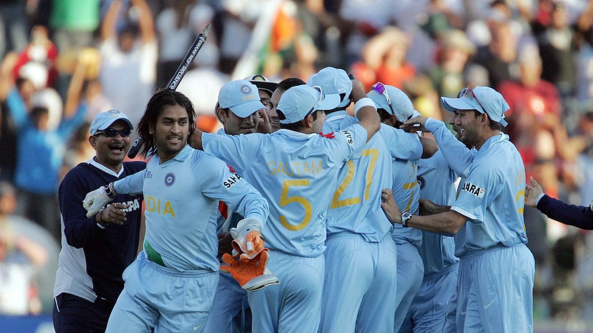 "हरभजन पूरा नहीं कर सके ...": भारत के पूर्व तेज गेंदबाज ने 2007 टी20 विश्व कप फाइनल के दौरान एमएस धोनी के 'गलत अनुमान' का खुलासा किया |  क्रिकेट खबर