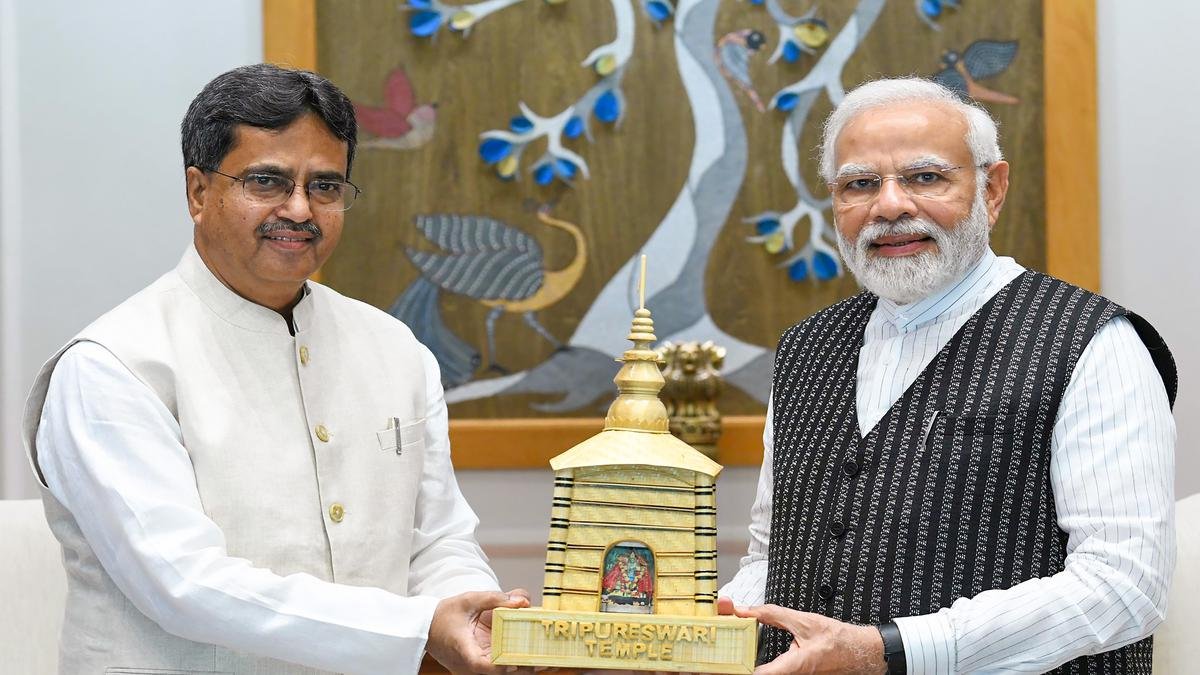 लोकनीति-सीएसडीएस पोस्टपोल स्टडी 2023 |  राज्य और केंद्र के प्रदर्शन से संतुष्टि कितनी मायने रखती है?