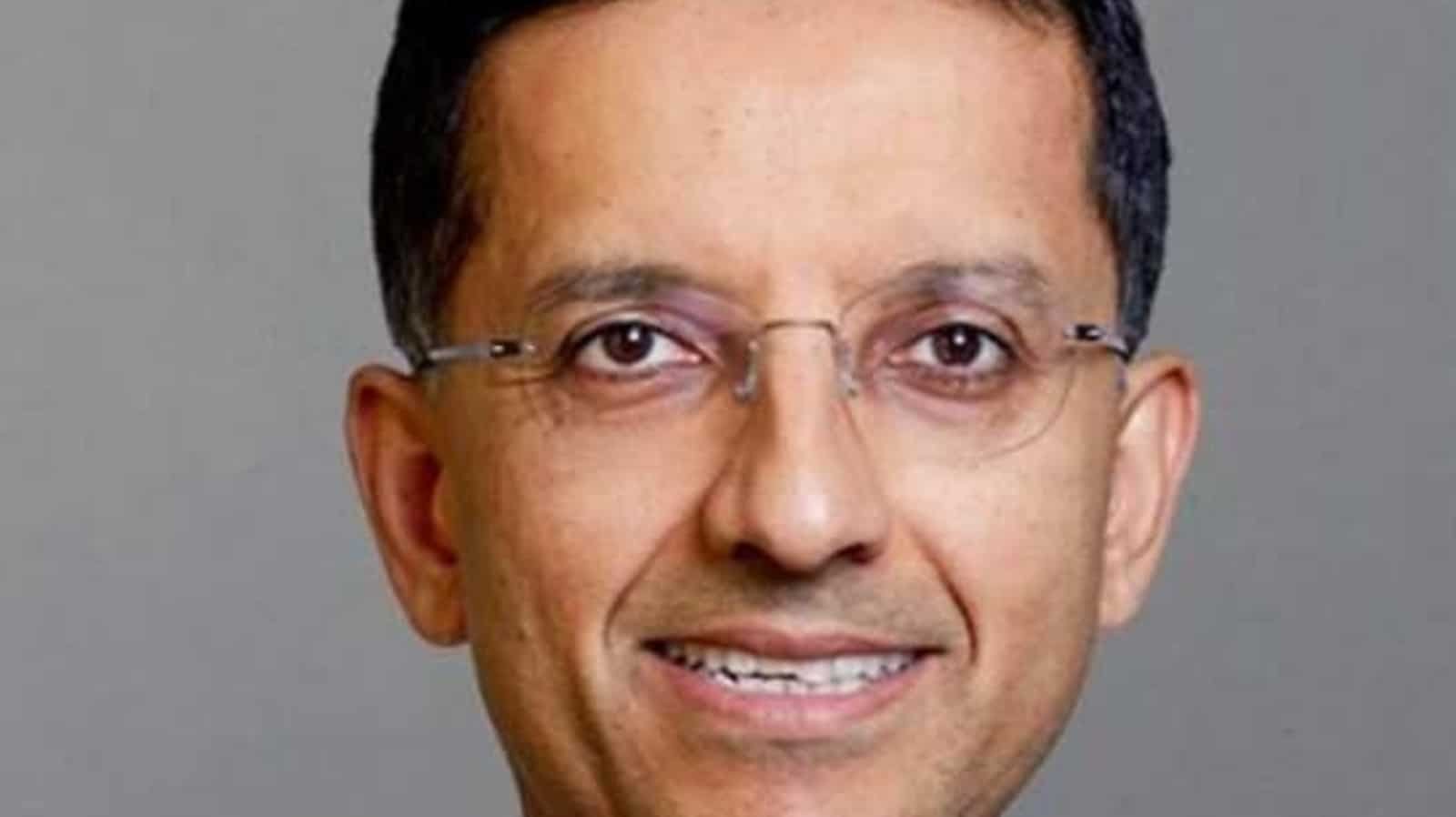 संकटग्रस्त क्रेडिट सुइस के भारतीय मूल के सीएफओ दीक्षित जोशी से मिलें