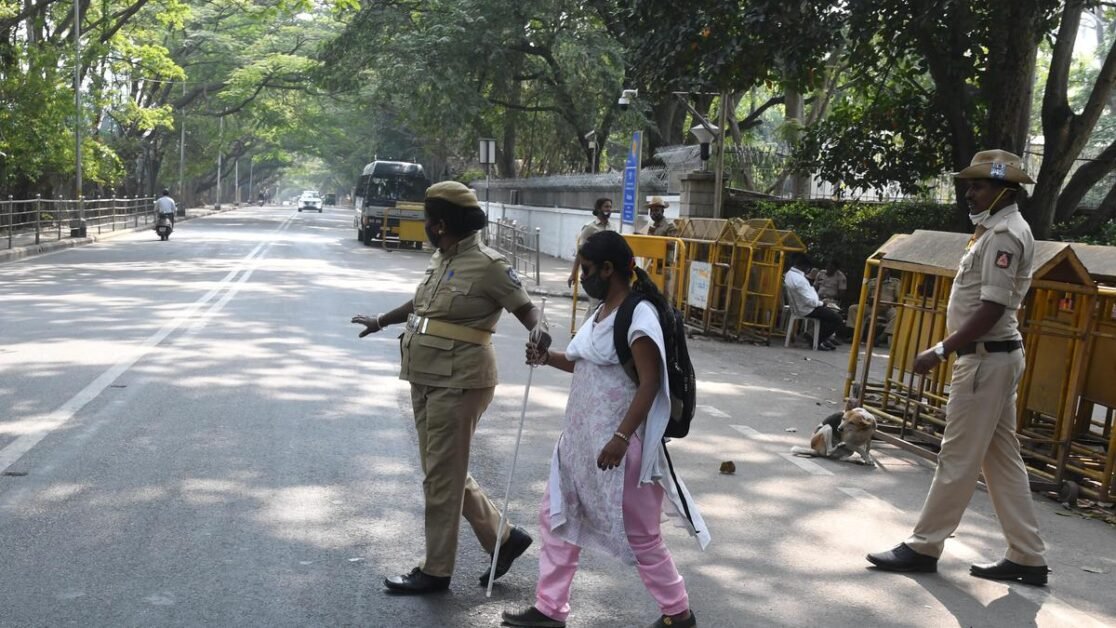 अंतर्राष्ट्रीय महिला दिवस पर बेंगलुरु में 75 पुलिस अधिकारियों को सम्मानित किया गया