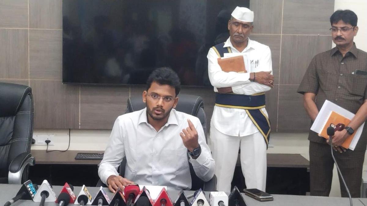 आंध्र प्रदेश: श्रीकाकुलम के संयुक्त कलेक्टर ने कहा कि मतदान के दिन शाम को स्थानीय निकाय चुनाव परिणाम घोषित किए जाएंगे