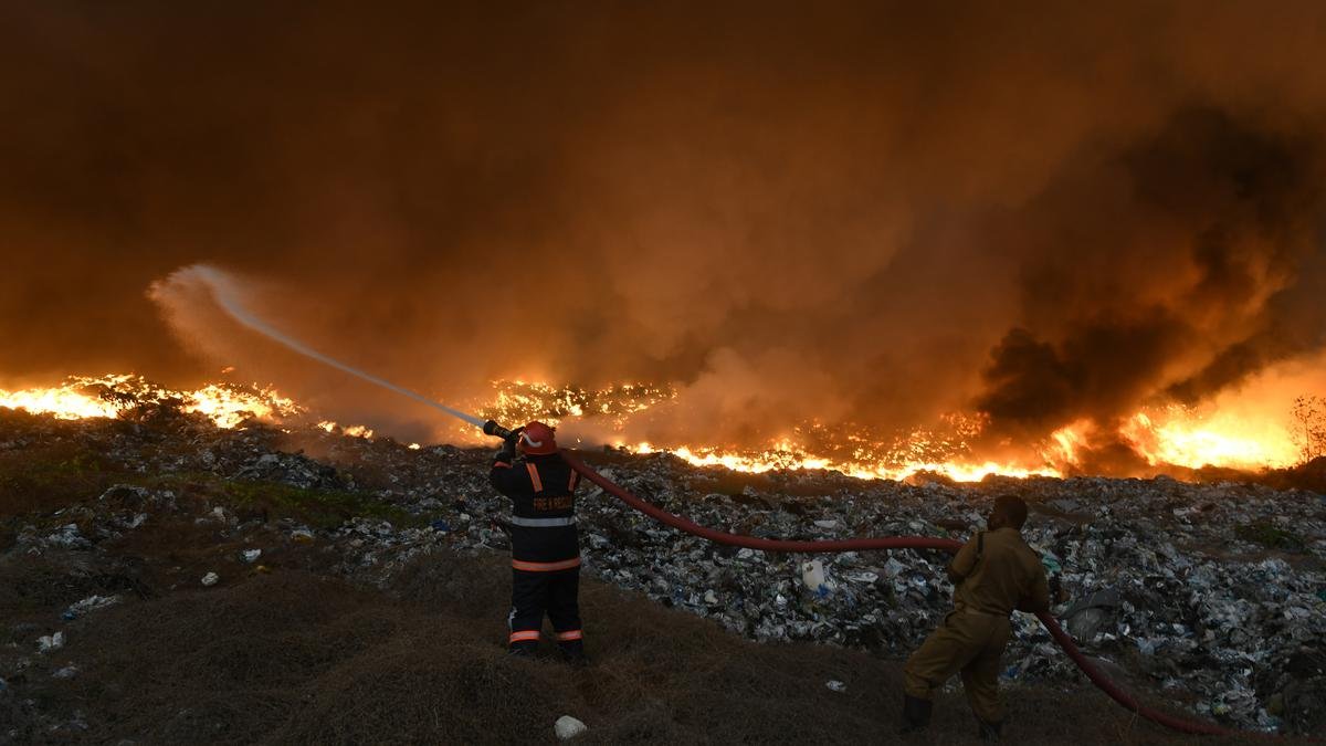 एनजीटी की प्रिंसिपल बेंच ने ब्रह्मपुरम मामले में केरल सरकार पर ₹500 करोड़ के जुर्माने की चेतावनी दी है
