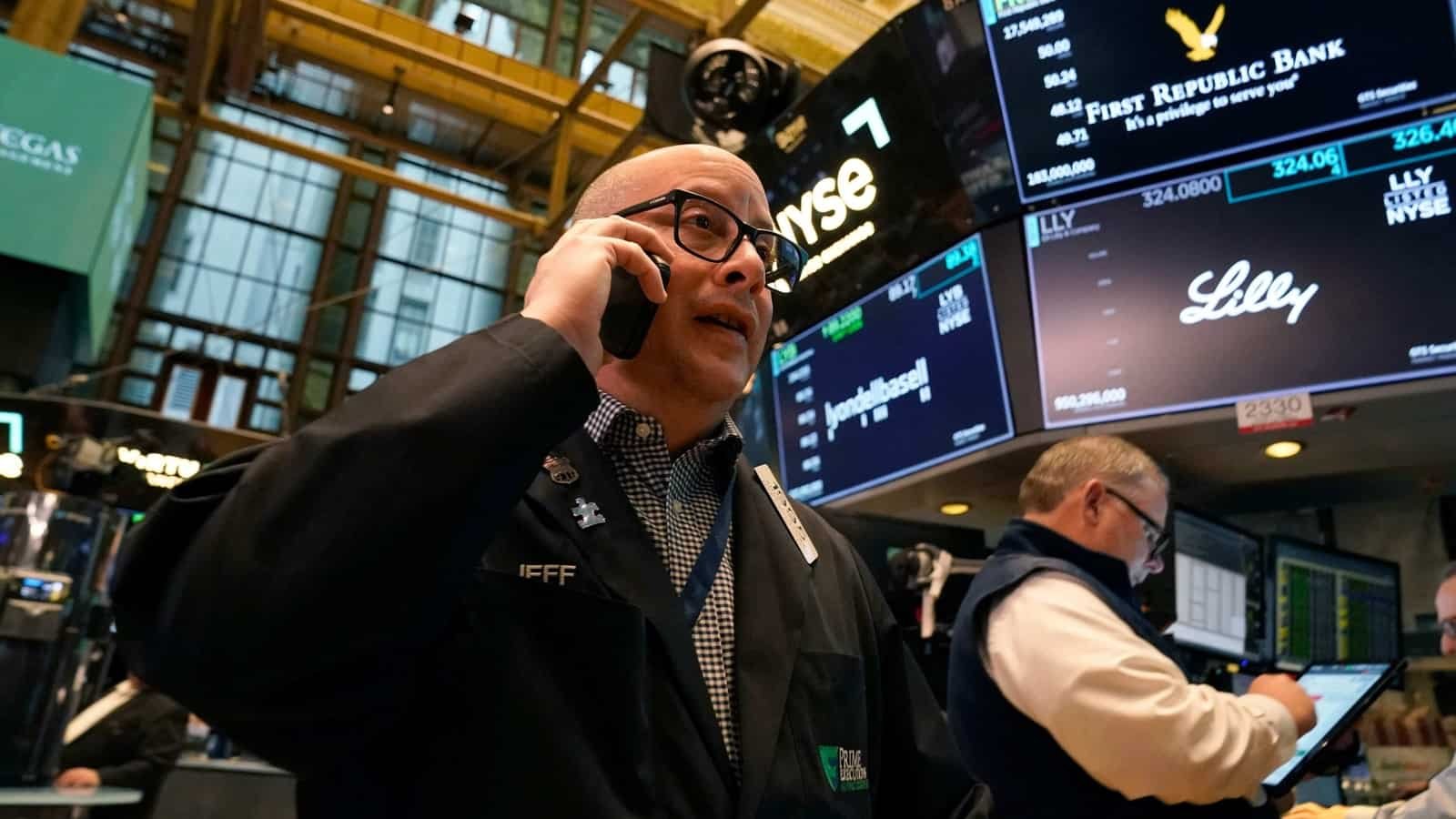 एसवीबी गिरावट फैलती है: यूरोपीय शेयर बाजार फिर से दबाव में बैंकों के रूप में गोता लगाते हैं