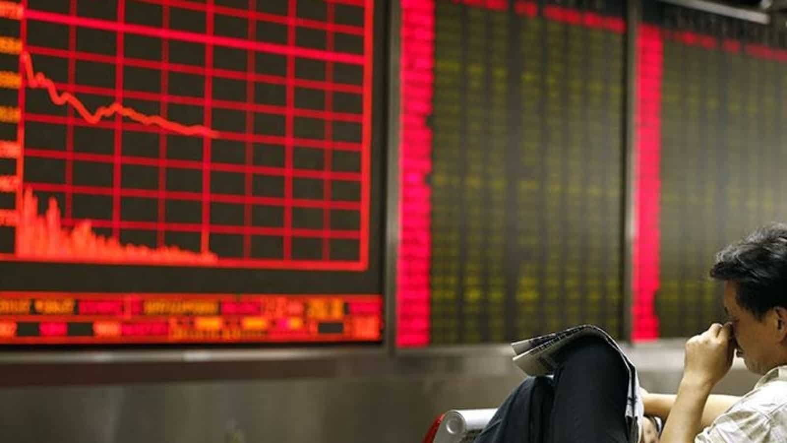 ओपनिंग बेल: सेंसेक्स लाल रंग में 59,393 पर, निफ्टी 17,430 पर लुढ़का