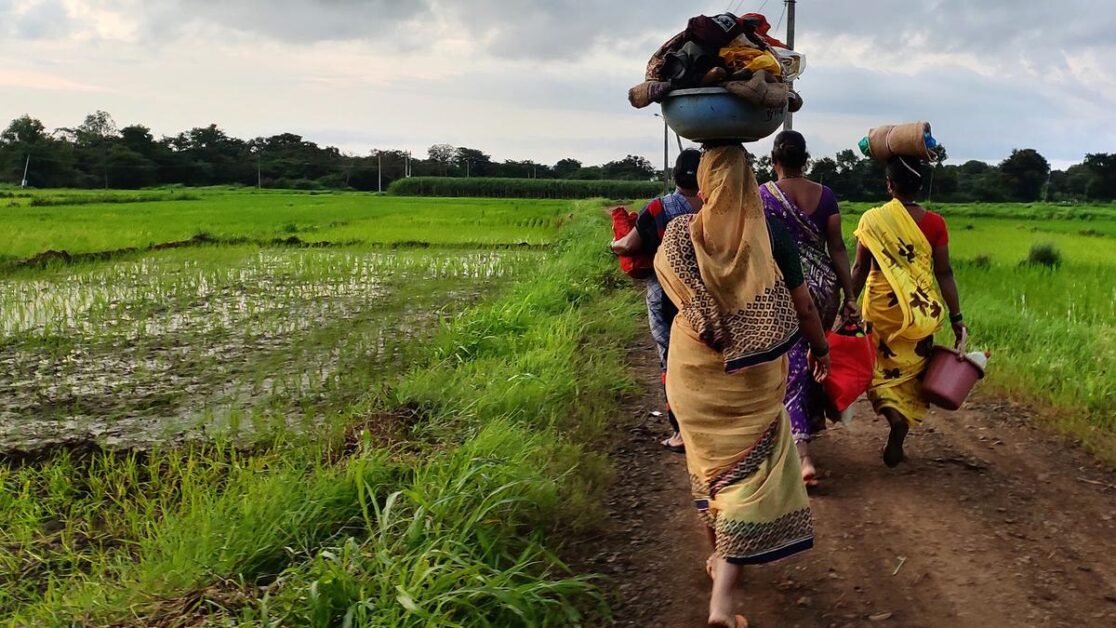 कर्नाटक में ग्रामीणों ने की रहस्यमयी गुब्बारे की शिकायत