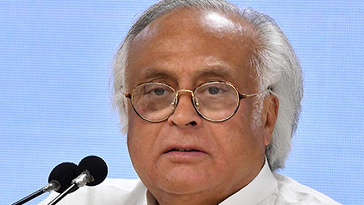 कांग्रेस ने विनोद अडानी की कथित शेल कंपनियों को हरी झंडी दिखाई