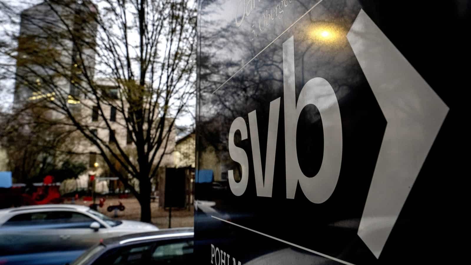 'कितना बेवकूफ...': सिलिकॉन वैली बैंक के कर्मचारी ने पतन के लिए इस व्यक्ति को दोषी ठहराया