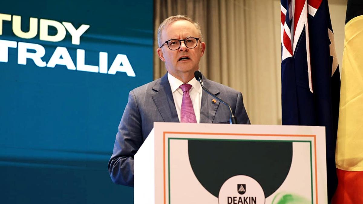 गिफ्ट सिटी में डीकिन यूनिवर्सिटी विदेश में सेमेस्टर की अनुमति देगी