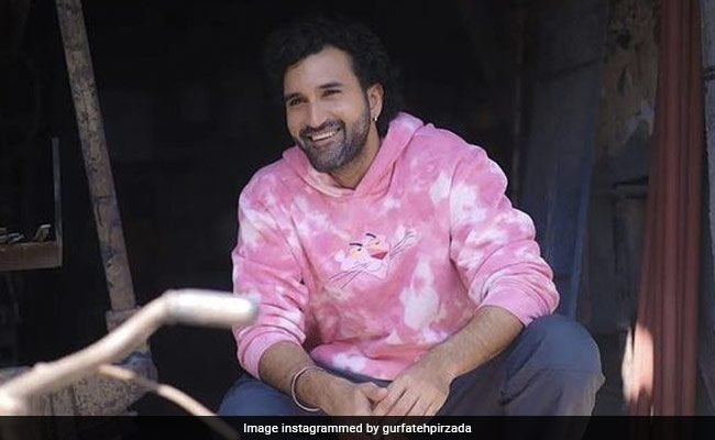 गुरफतेह पीरजादा, क्लास के स्टार, धमकाने पर, एक किराने की दुकान पर काम करना और बहुत कुछ