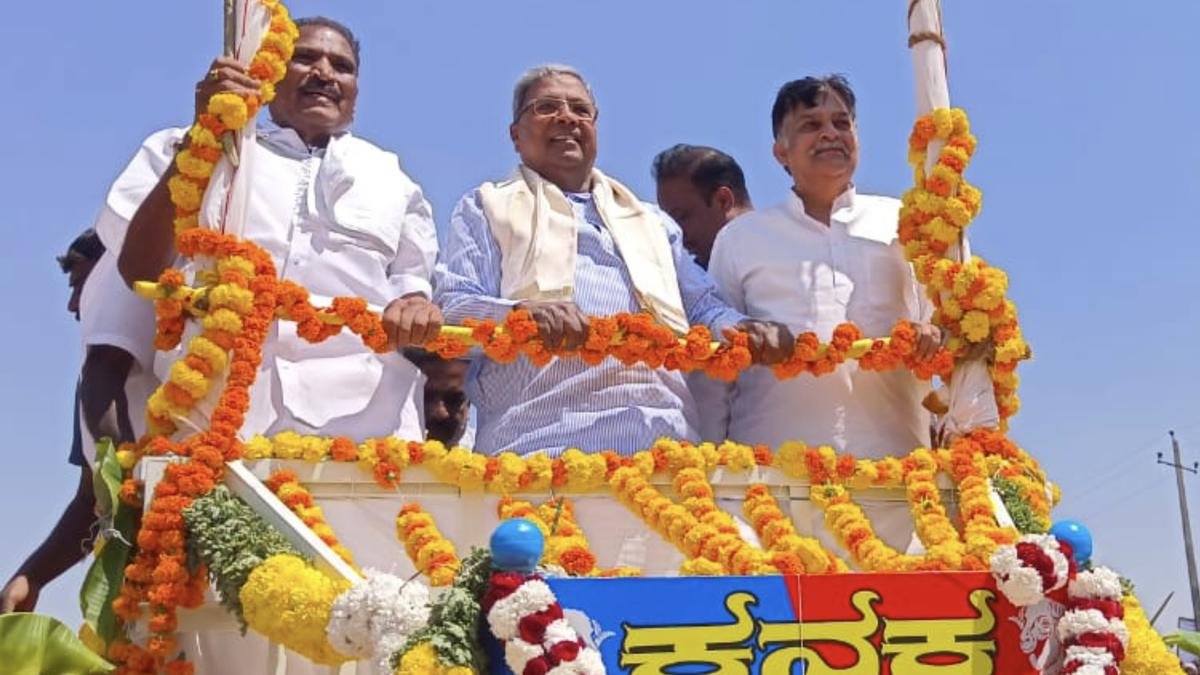 जद (एस) नेता का आरोप है कि शिवलिंग गौड़ा ने राजनीति के लिए सांगोली रायन्ना प्रतिमा अनावरण कार्यक्रम का इस्तेमाल किया