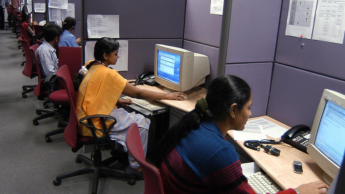 तकनीक में महिलाएं पुरुषों की तुलना में औसतन 7% अधिक कमाती हैं लेकिन पुरुषों को सबसे अधिक वेतन मिलता है