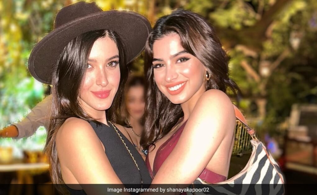 तानिया श्रॉफ के बर्थडे बैश में शनाया और खुशी कपूर ने की इतनी मस्ती  तस्वीरें देखें