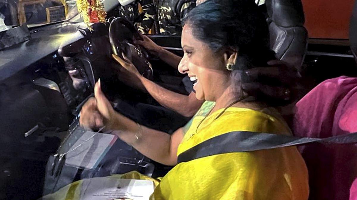 दिल्ली उत्पाद शुल्क नीति |  सुप्रीम कोर्ट ने बीआरएस नेता कविता को अंतरिम राहत देने से किया इनकार