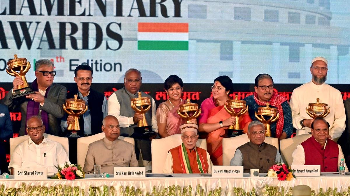 दुख होता है जब संसद में पढ़ी जाने वाली कविता को भी रिकॉर्ड से हटा दिया जाता है: मल्लिकार्जुन खड़गे