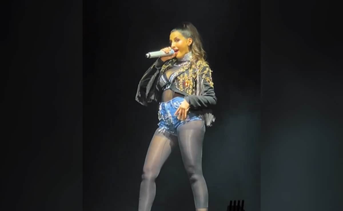 नोरा फतेही डलास में डांस फ्लोर पर राज करती हैं।  बोनस - अक्षय कुमार की एक झलक