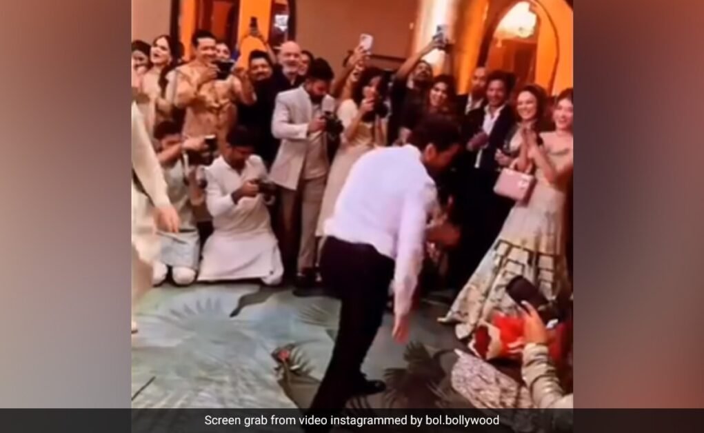 पलक मत झपकाओ वर्ना तुम शाहरुख खान और गौरी को नातू नातु पर नाचते हुए दूल्हे इवोर मैकक्रे की जय-जयकार करते हुए याद करोगे