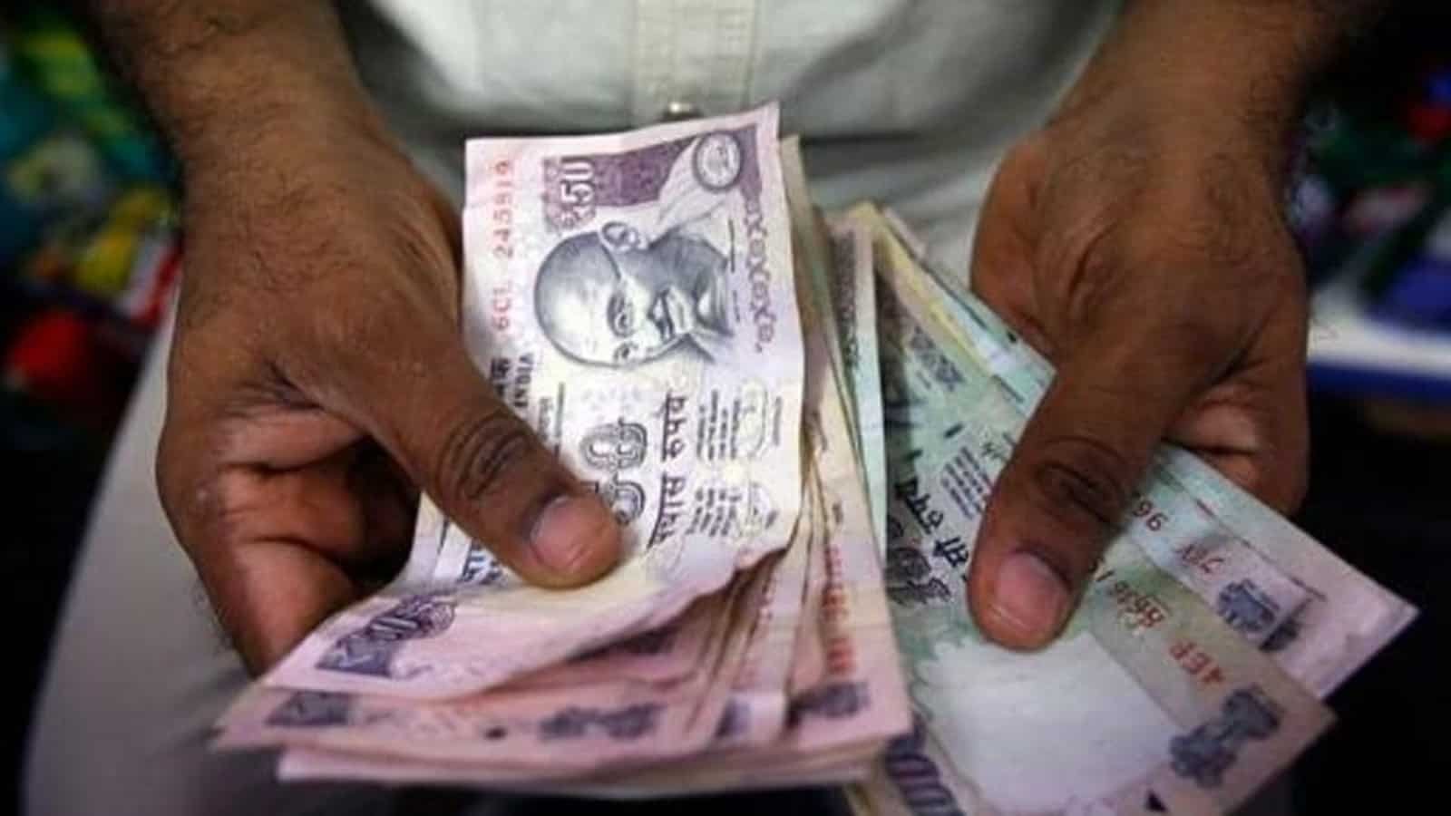 फरवरी में खुदरा महंगाई दर जनवरी के 6.52% से घटकर 6.44% रह गई