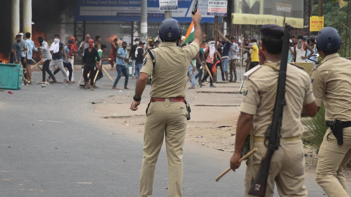बिहार, पश्चिम बंगाल में पुलिस-पब्लिक रेशियो सबसे कम: केंद्र