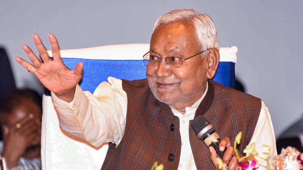 बिहार विधानसभा में विपक्षी भाजपा ने तमिलनाडु में मजदूरों पर कथित हमलों का विरोध किया, मुख्यमंत्री नीतीश कुमार के इस्तीफे की मांग की