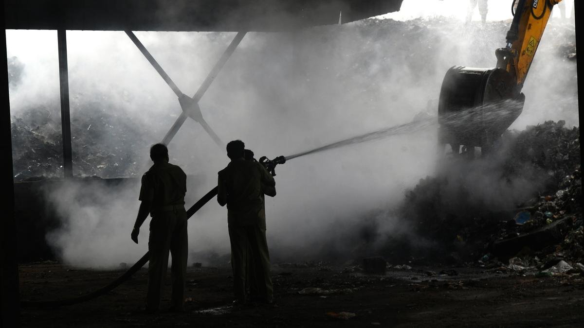 ब्रह्मपुरम में लगातार आग लगने की जांच के लिए केरल उच्च न्यायालय पहुंचा