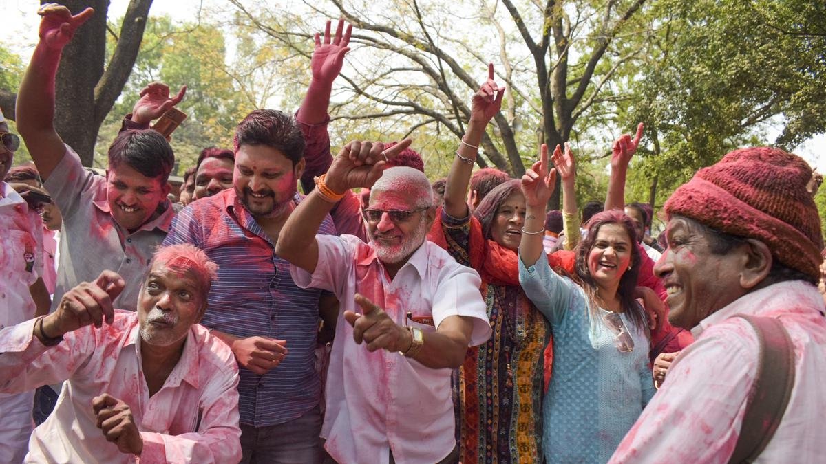 महाराष्ट्र विधानसभा उपचुनाव: एमवीए ने करीब 30 साल बाद बीजेपी के गढ़ कस्बा पेठ पर कब्जा किया