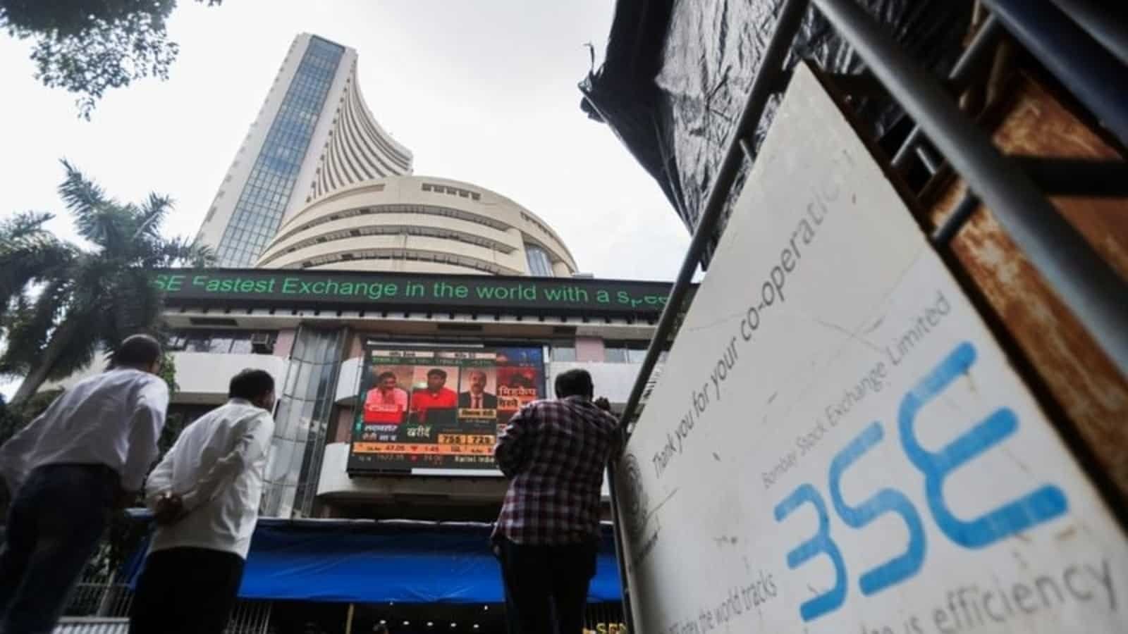 मामूली बढ़त के साथ बाजार की शुरुआत, सेंसेक्स 58,000 के करीब, निफ्टी 17,000 के ऊपर