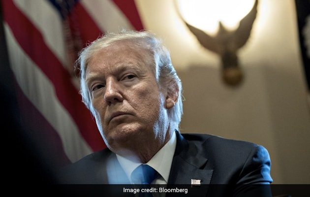 मिसिंग 'लार्जर दैन लाइफ' डोनाल्ड ट्रंप की पेंटिंग उनके मियामी होटल में मिली