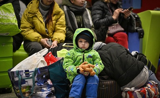 मेक्सिको के माध्यम से प्रवेश करने वाले यूक्रेनियन के लिए अमेरिका मानवीय प्रवास का विस्तार करेगा