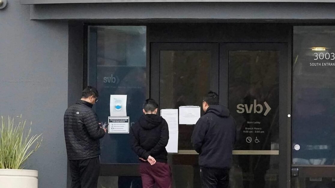 यूएस फेडरल रिजर्व सिलिकॉन वैली बैंक संकट से कैसे निपट रहा है