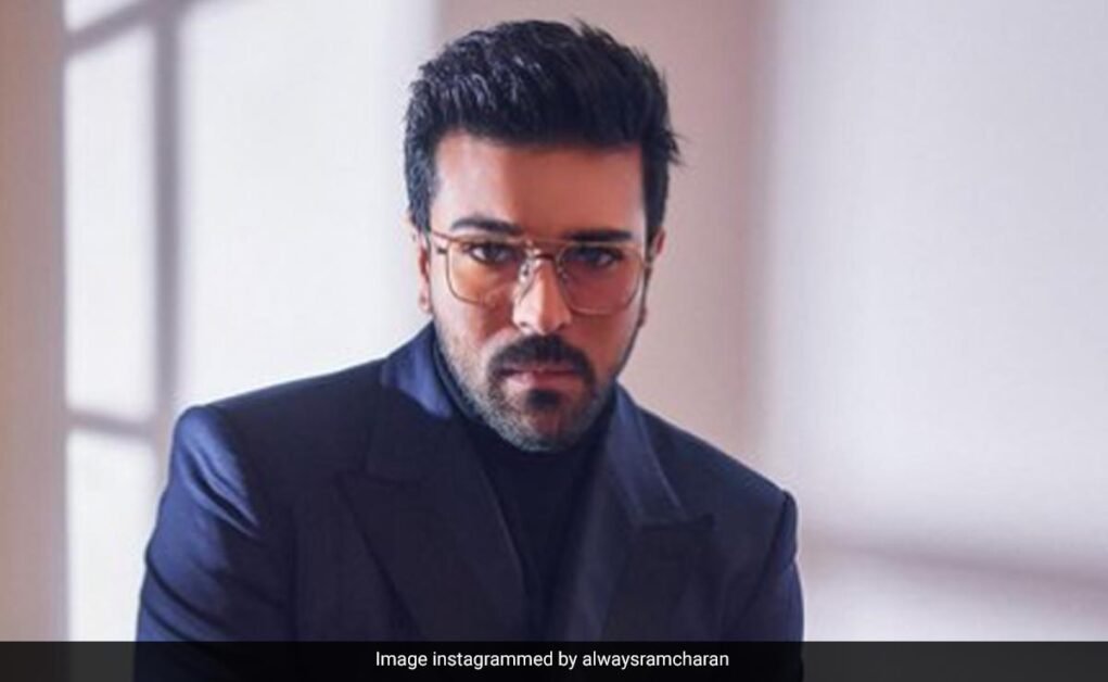 राम चरण ने गेम चेंजर का फर्स्ट लुक शेयर किया  बोनस - एक आलिया भट्ट टिप्पणी