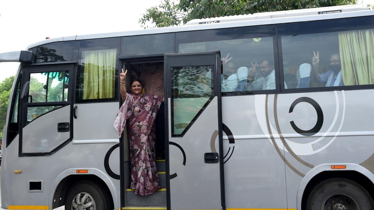 राष्ट्रीयकृत बैंकों से किसानों का कर्ज माफ करने को तैयार नहीं केंद्र : राजस्थान के मंत्री