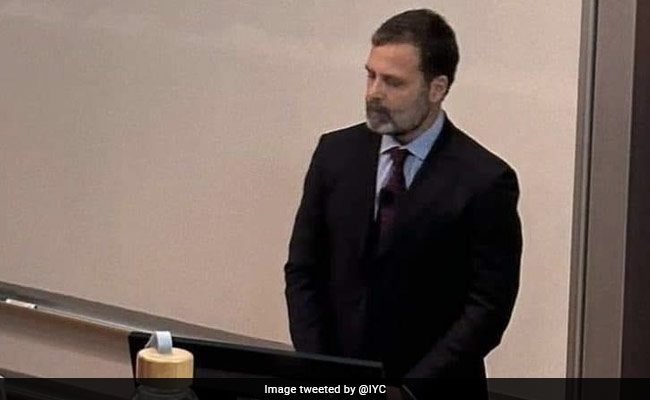 राहुल गांधी कैम्ब्रिज यूनिवर्सिटी में 'आर्ट ऑफ लिसनिंग' के बारे में बात करते हैं