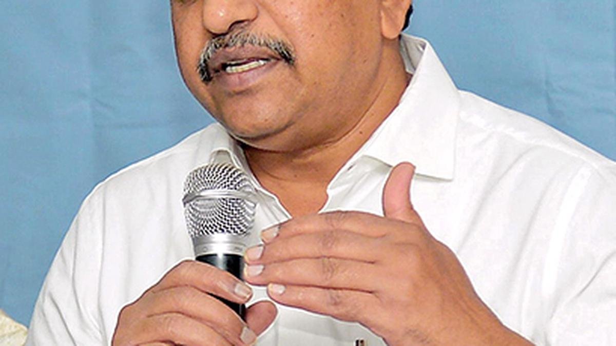 सज्जला का कहना है कि वाईएसआरसीपी ने परिषद चुनावों में अच्छे नतीजे हासिल किए हैं