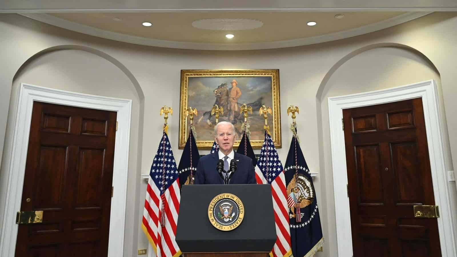 सिलिकॉन वैली बैंक के धराशायी होने पर बिडेन प्रशासन ने कैसे हाथापाई की