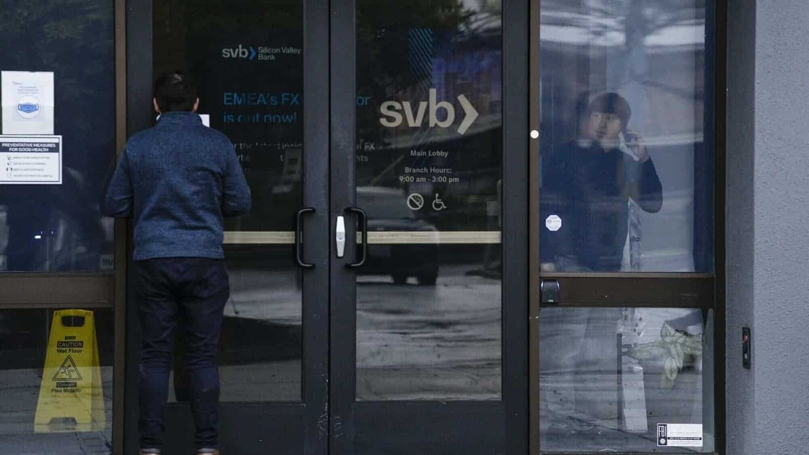 सिलिकॉन वैली बैंक कैसे केवल 48 घंटों में ढह गया, इसकी एक समयरेखा