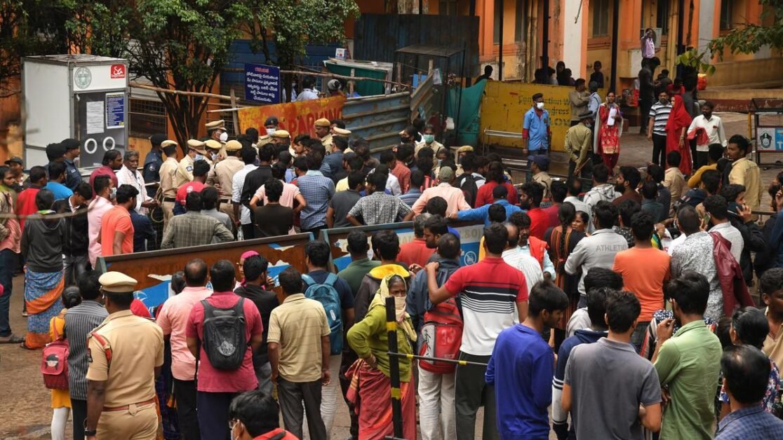 स्वप्नलोक कॉम्प्लेक्स में आग: धोखाधड़ी के आरोपी कंपनी में शामिल होने के लिए पीड़ितों ने लाखों खर्च किए थे