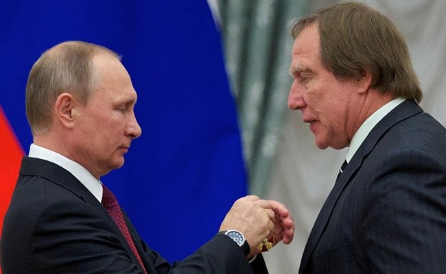 पुतिन के सेलिस्ट मित्र स्विस बैंकों के माध्यम से 'लाखों चले गए': वकील