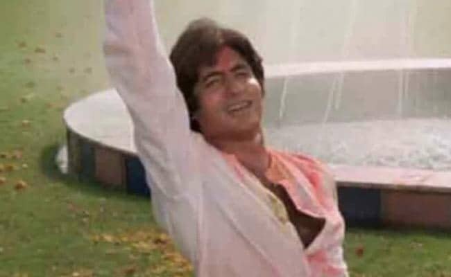 होली 2023: अमिताभ बच्चन ने खुलासा किया कि 'तारीख भ्रम' के कारण जलसा होलिका एक दिन पहले जलाई गई थी