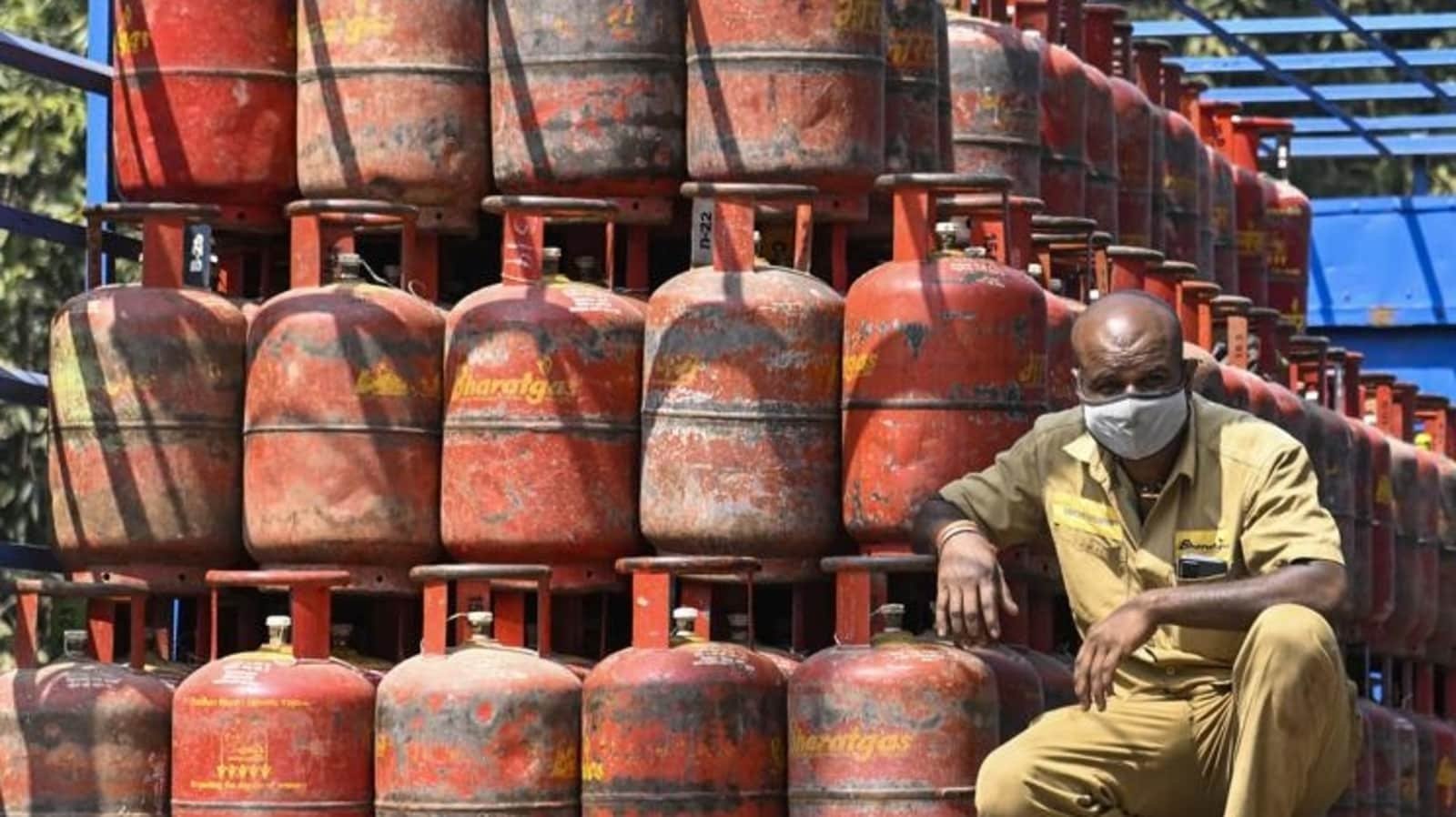 वाणिज्यिक एलपीजी सिलेंडर की कीमत में कटौती;  शहरवार दरों की जाँच करें