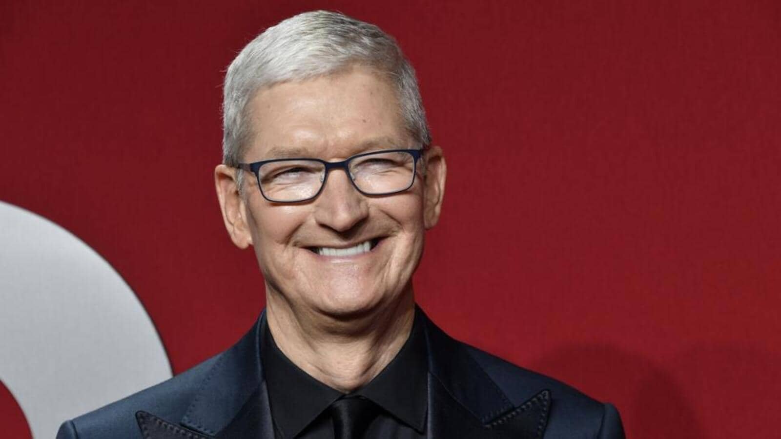 भारत में 25 वर्षों में, Apple उत्पादों और बिक्री से परे गियर बदलता है