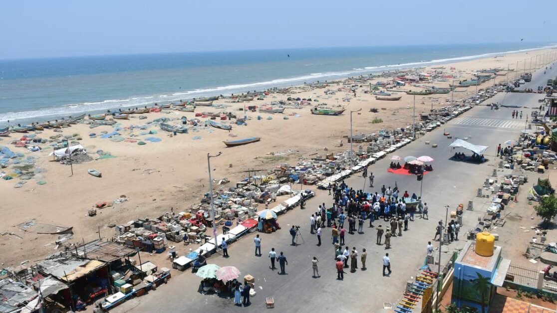 मरीना ब्लूज़: सौंदर्यशास्त्र बनाम आजीविका