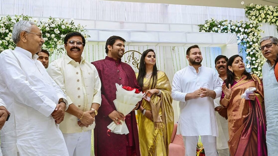 'इसमें विवाद क्या है?': आनंद मोहन की रिहाई पर बिहार के डिप्टी सीएम तेजस्वी यादव