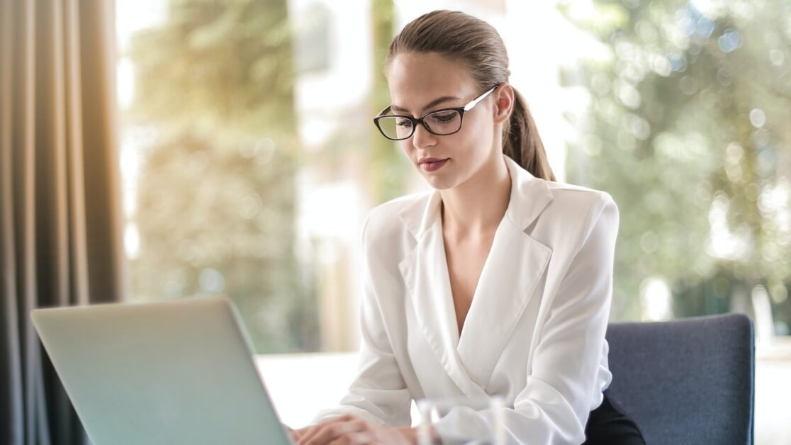 करियर राशिफल आज, 27 अप्रैल, 2023: करियर ग्रोथ के लिए एस्ट्रो टिप्स