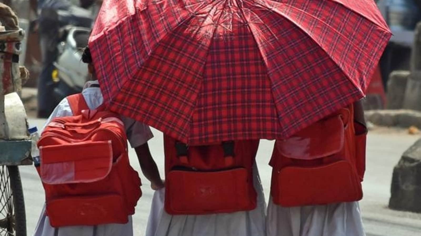 पटना प्रशासन ने भीषण गर्मी को देखते हुए स्कूलों के समय में बदलाव किया है