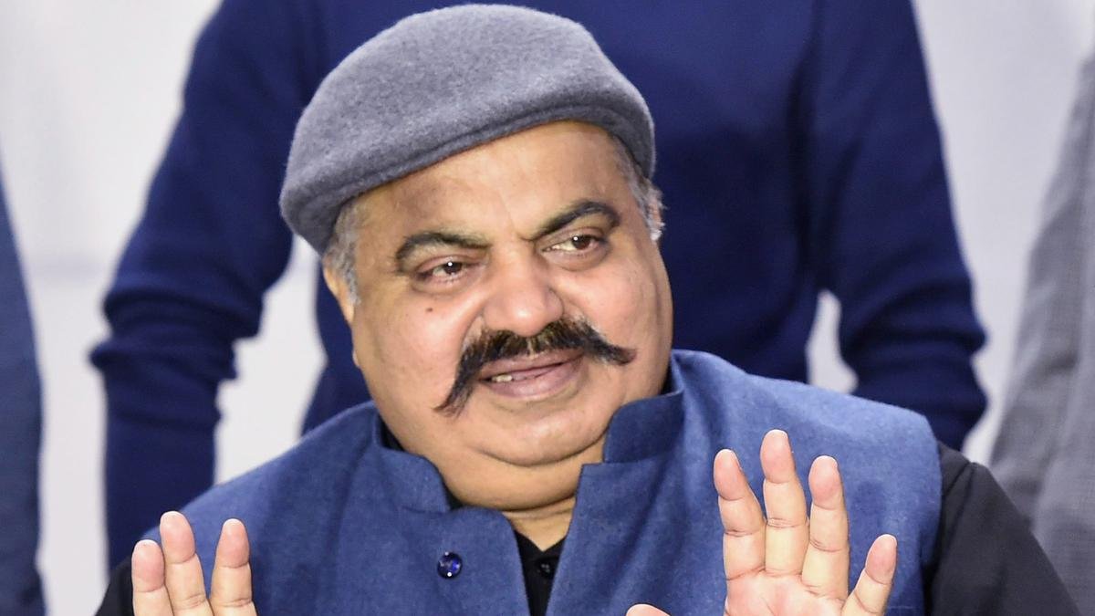 अतीक अहमद ने मुठभेड़ में मारे गए असद के बेटे के अंतिम संस्कार में शामिल होने के लिए मजिस्ट्रेट से अनुमति मांगी