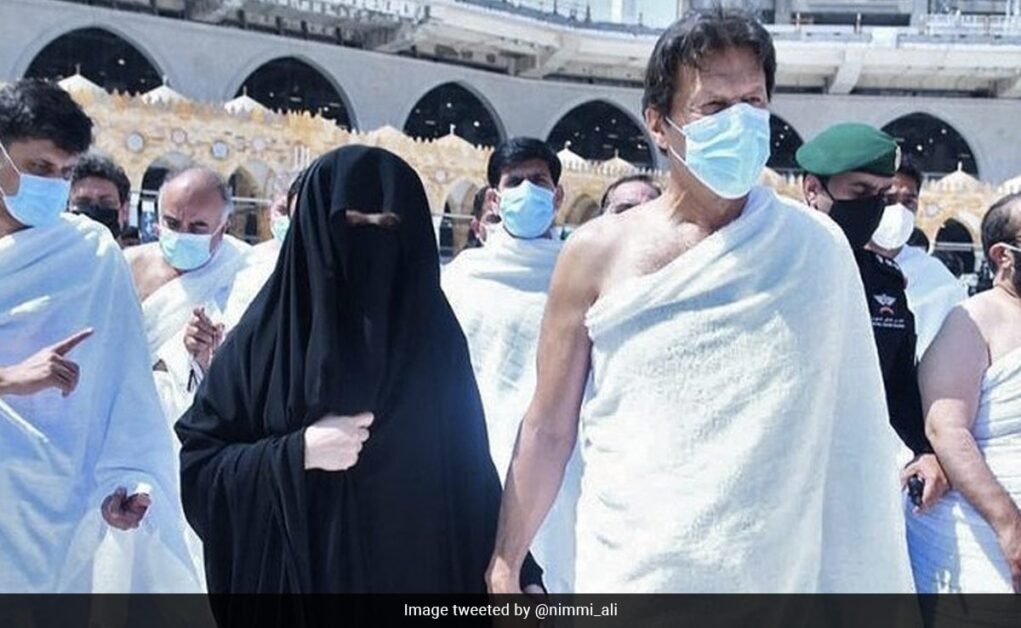 इमरान खान ने बुशरा बीबी से अपनी 'गैर-इस्लामिक' शादी को लेकर किया ट्रेंड  उसकी वजह यहाँ है