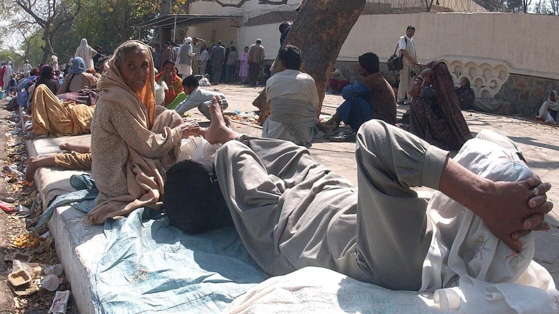 उच्चायुक्तों को बहाल करें, वीजा फिर से खोलें, व्यापार संबंधों को फिर से शुरू करें: पाकिस्तान में पूर्व दूत