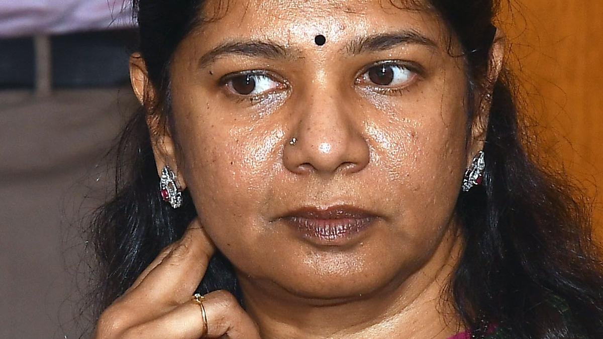 कनिमोझी ने बिना शर्त माफी मांगने के लिए अन्नामलाई को कानूनी नोटिस भेजा